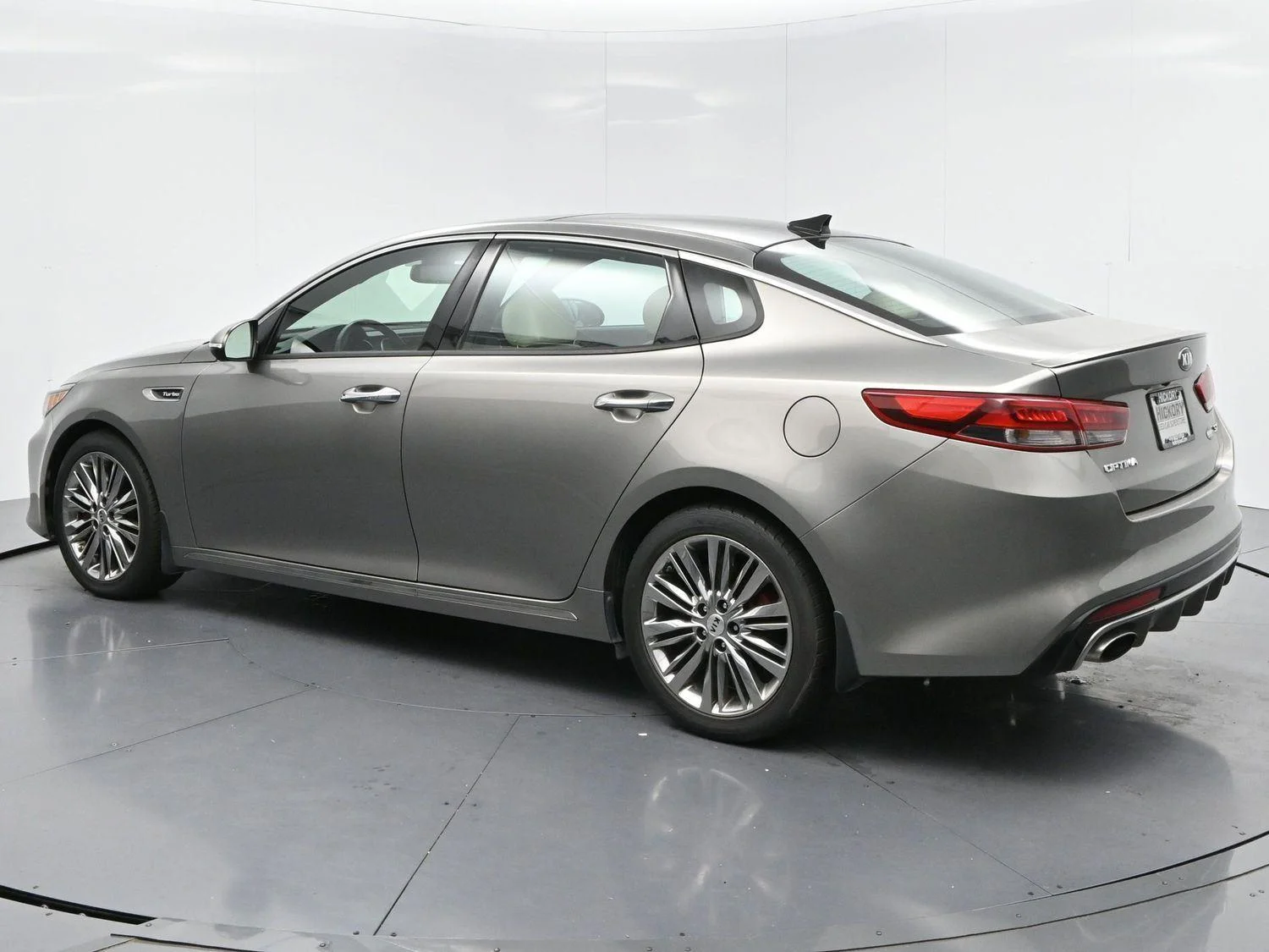 Used 2016 Titanium Silver Kia SXL Turbo image 5