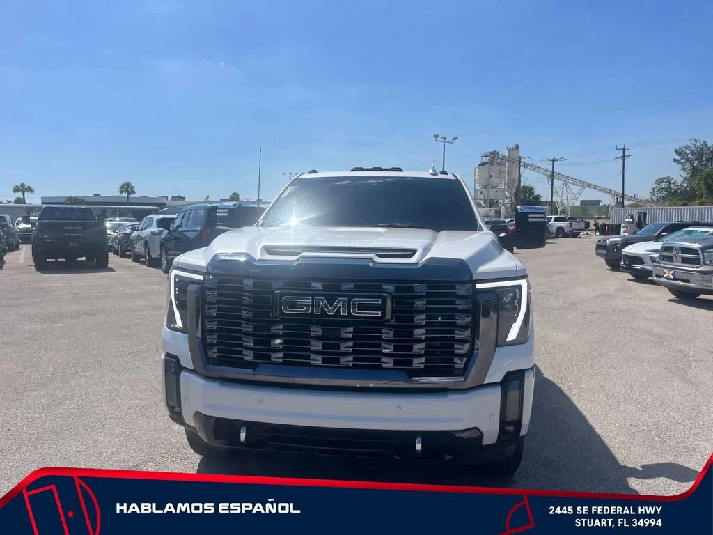 Used 2024 White Frost Tricoat GMC Denali Ultimate image 2