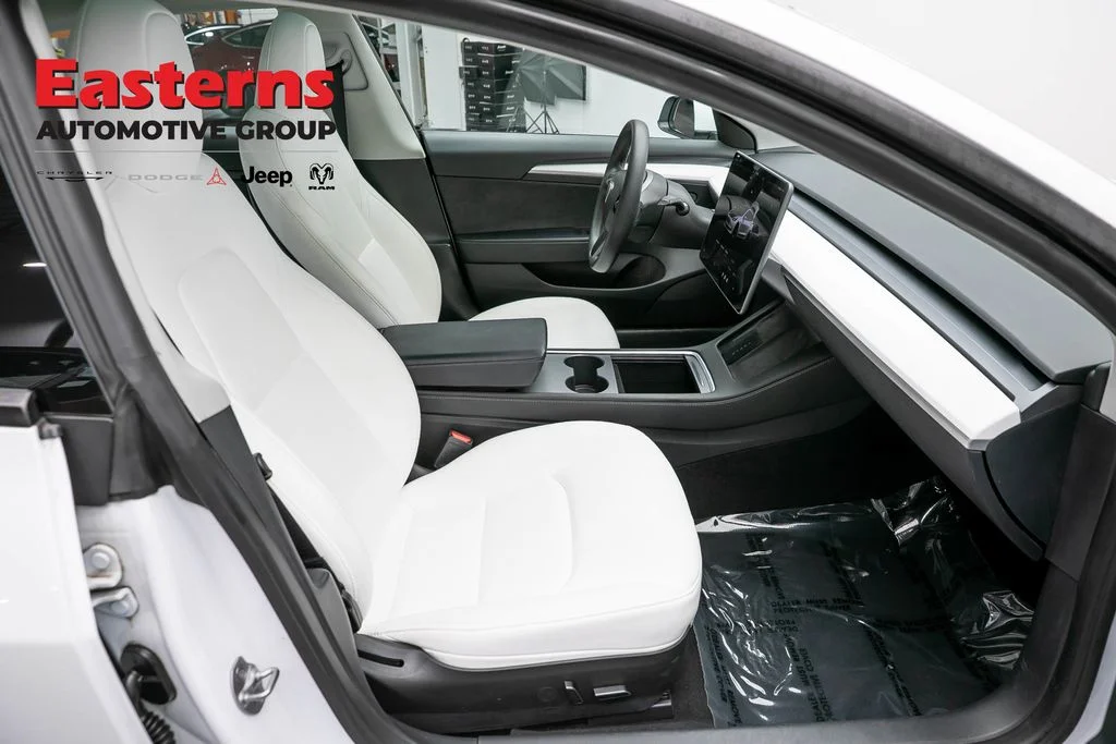 Used 2023 White Tesla Base image 20