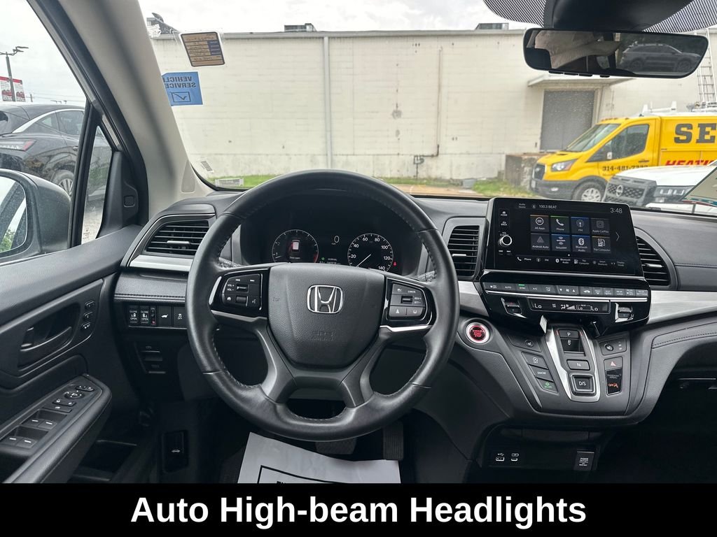 Used 2025 Solar Silver Metallic Honda EX-L image 17