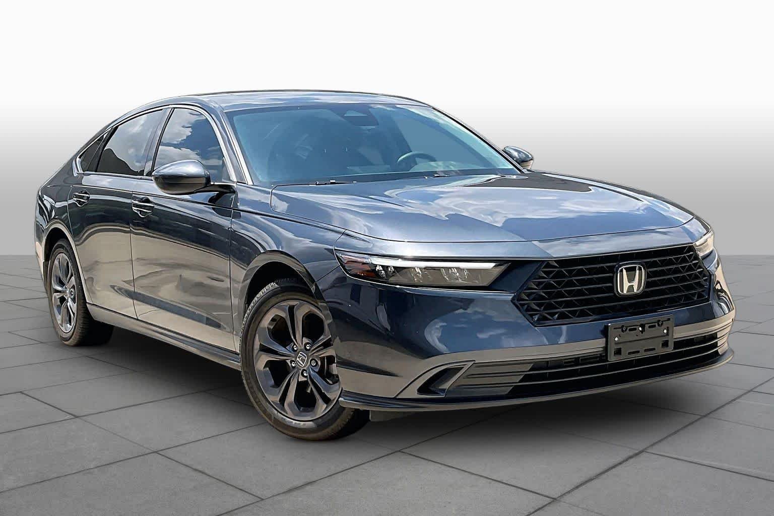 Used 2023 Meteorite Gray Metallic Honda EX image 3