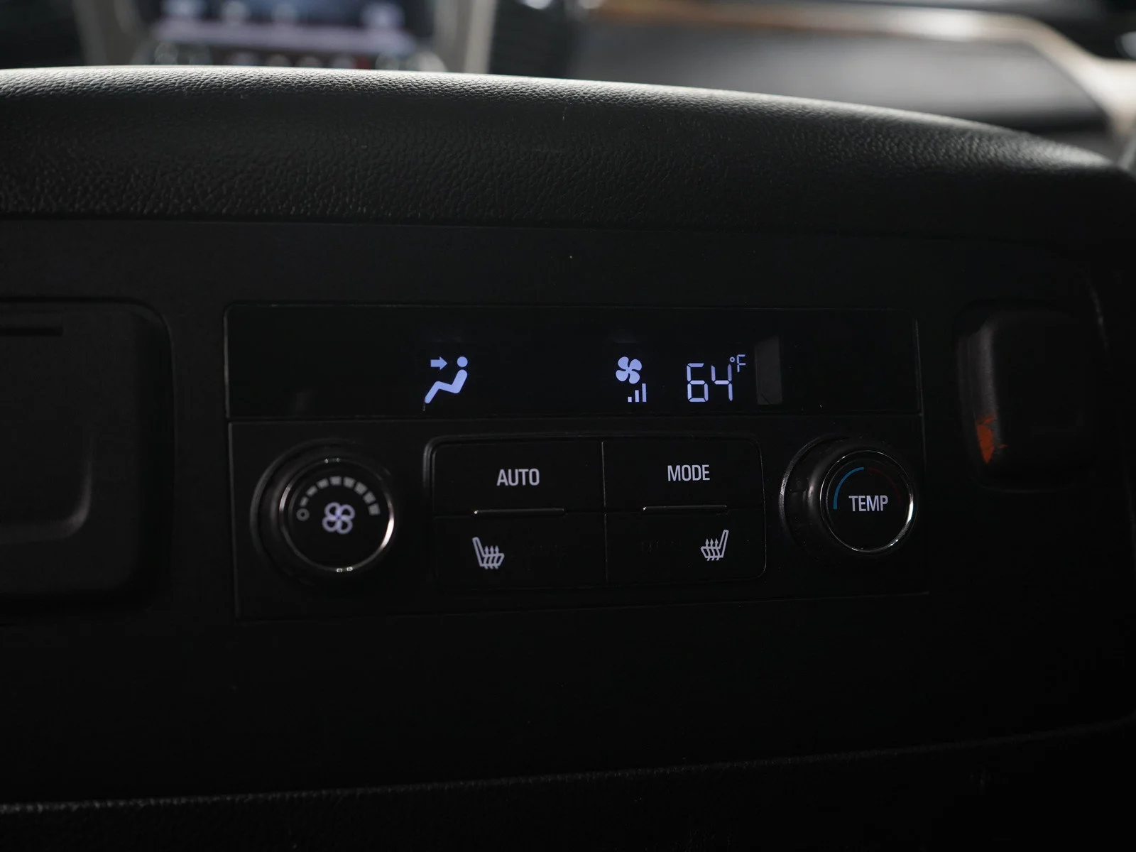 Used 2015 White GMC Denali image 17
