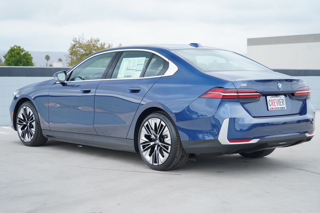 New 2027 Phytonic Blue Metallic BMW eDrive40 image 7