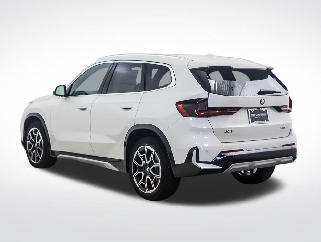 New 2026 White Metallic BMW xDrive28i image 3