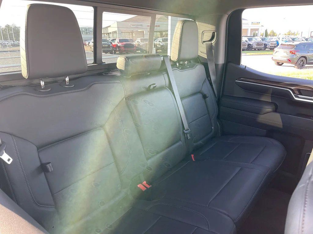 Used 2022 Silver Ice Metallic Chevrolet RST image 28