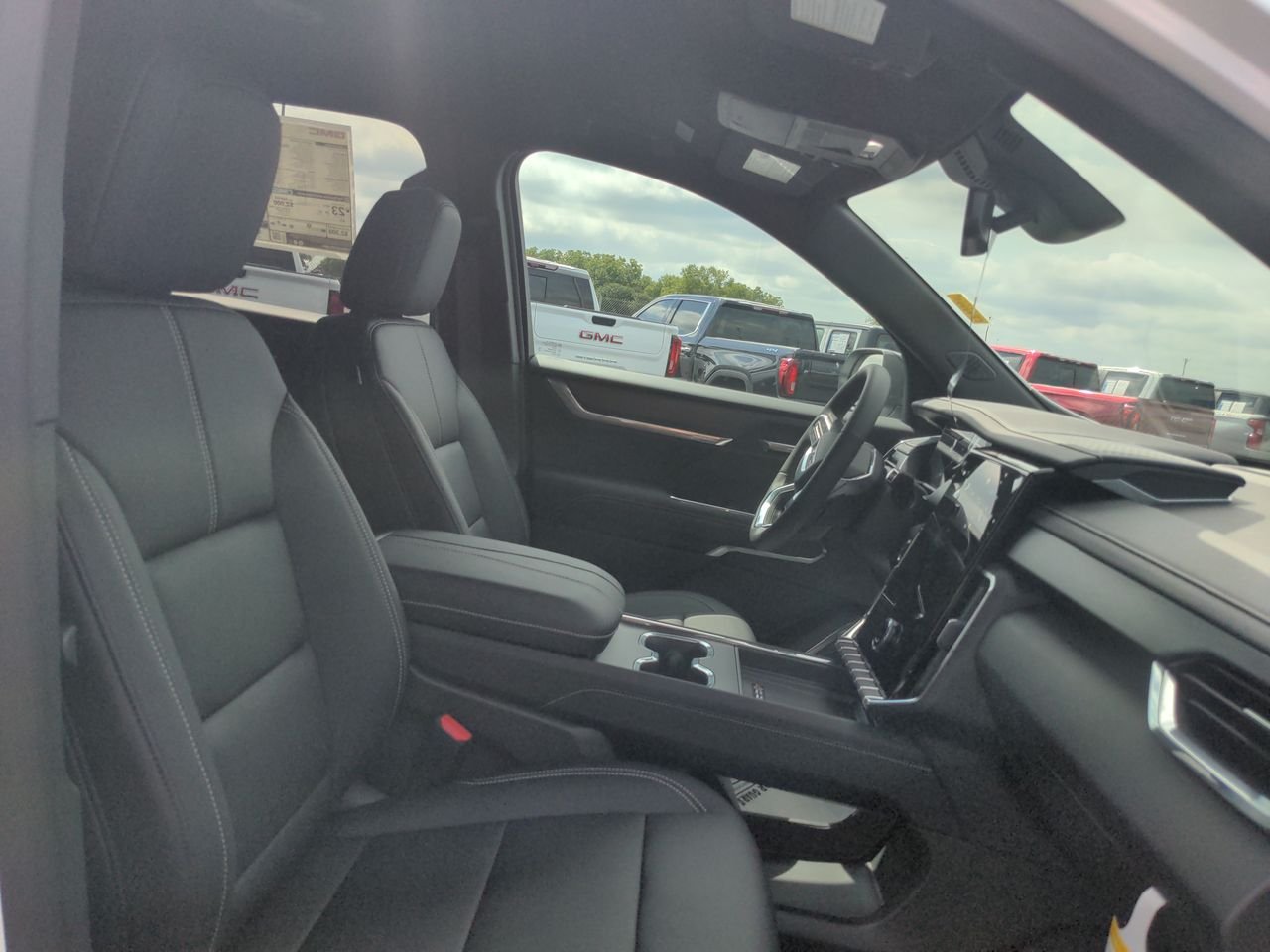 2025 GMC Acadia Elevation - Photo 28