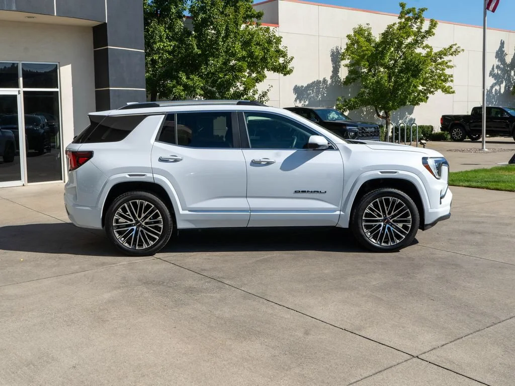 2026 GMC Terrain Denali - Photo 8