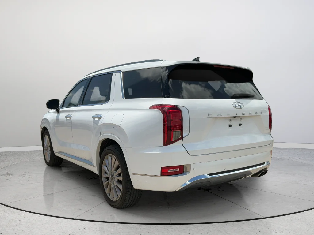 Used 2020 White Hyundai Limited image 4
