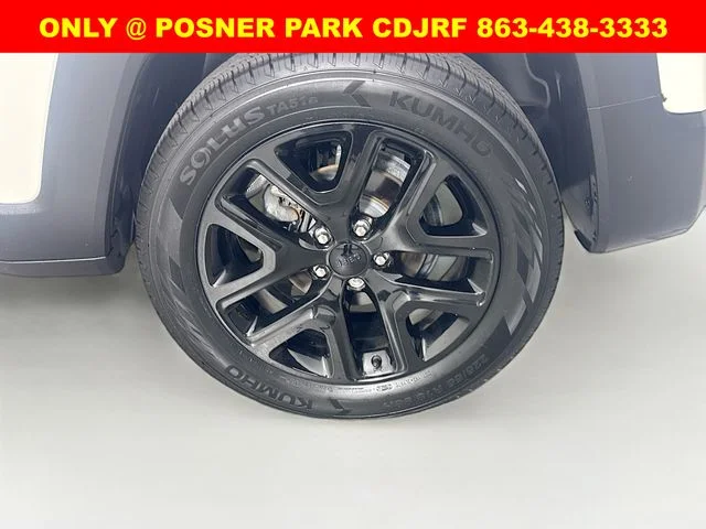 Used 2017 White Jeep Latitude image 28