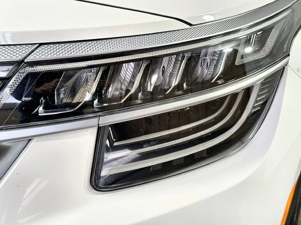 Used 2021 White Kia SX image 37