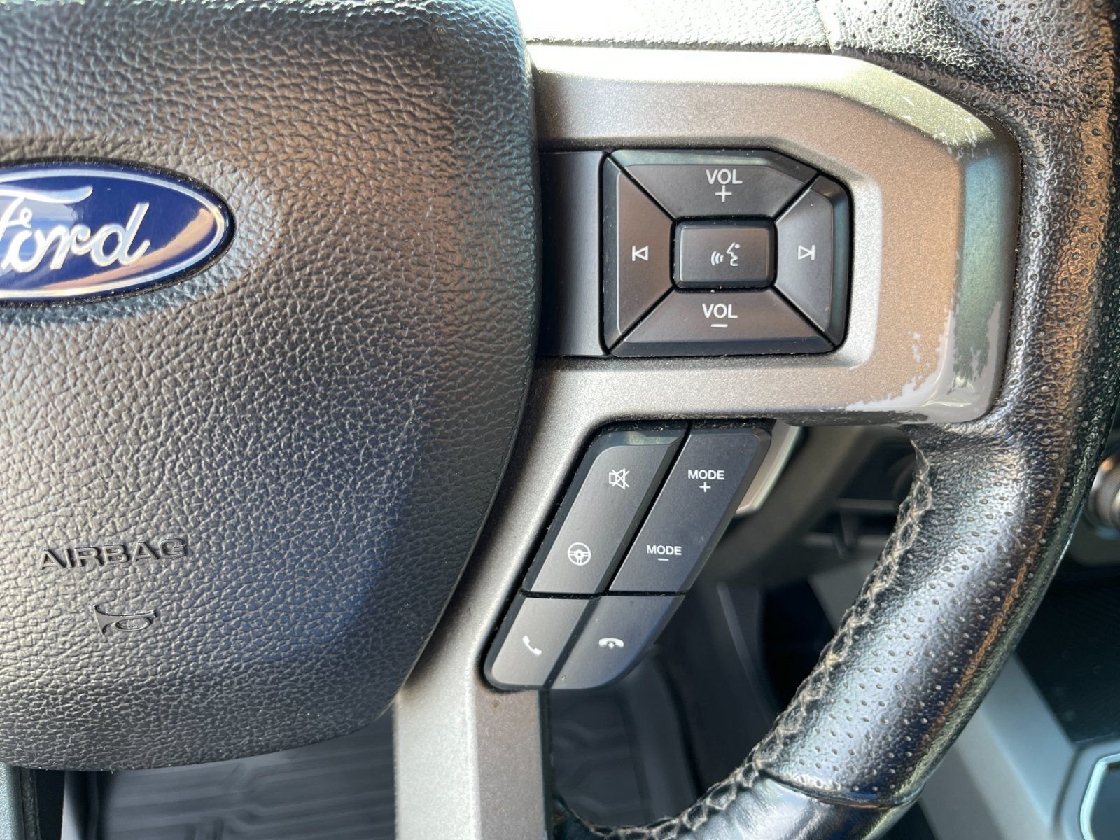 Used 2018 White Ford Raptor image 27