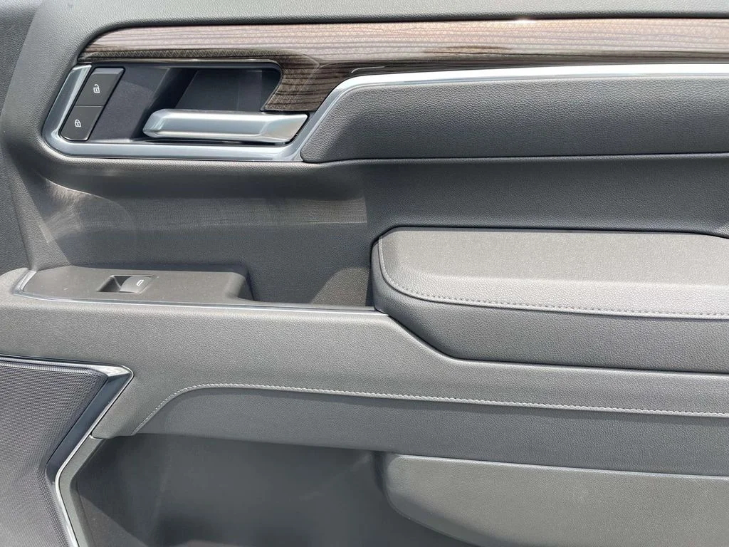 New 2026 Summit White Chevrolet LT image 8
