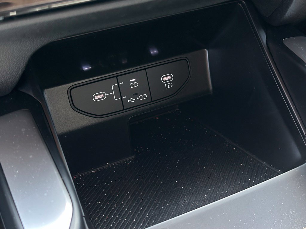 Used 2026  Kia LX image 6