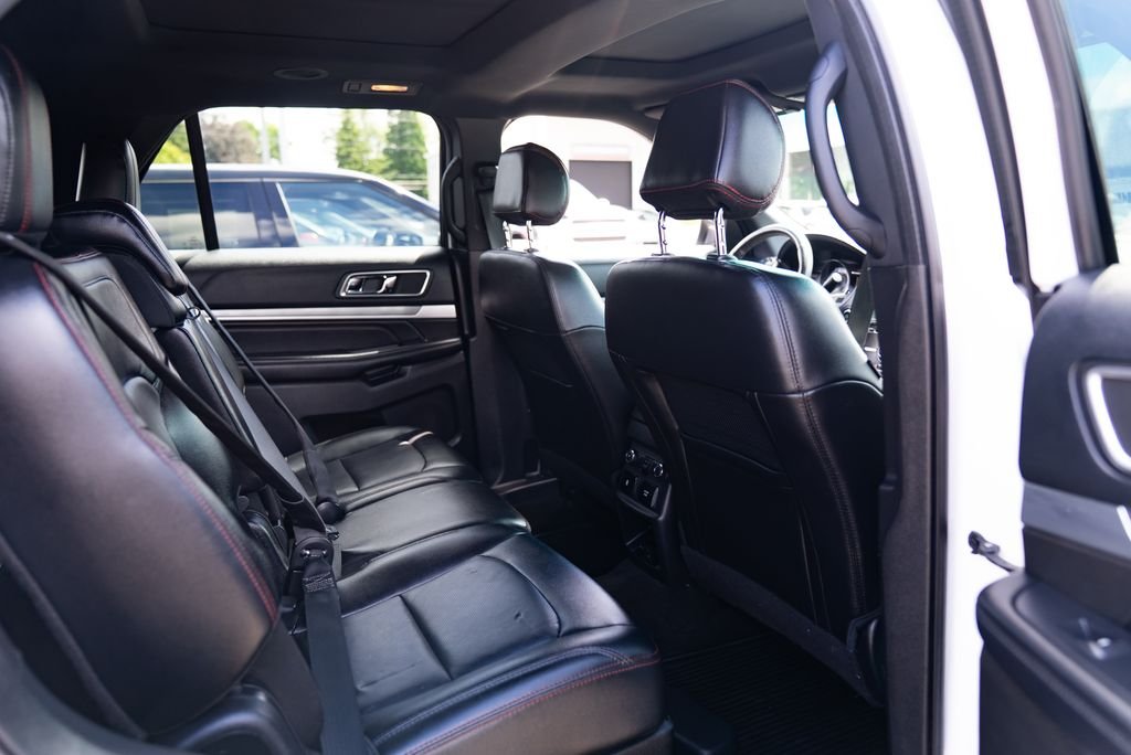 Used 2016 White Platinum Clearcoat Metallic Ford Sport image 24