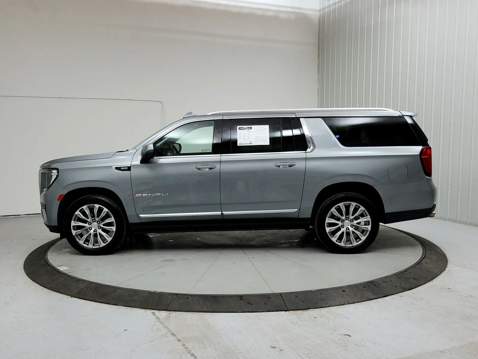 Used 2023 Sterling Metallic GMC Denali image 5