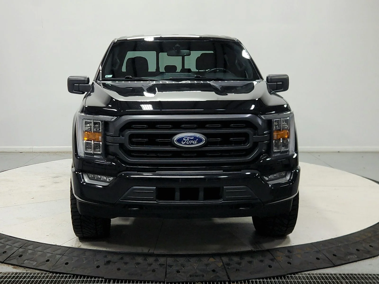 Used 2021 Black Ford XLT image 3