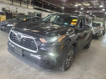 Used 2024 Black Toyota XLE image 2