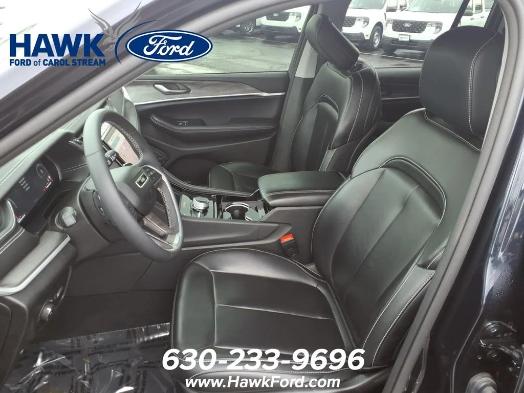 Used 2023 Black Jeep Limited image 27