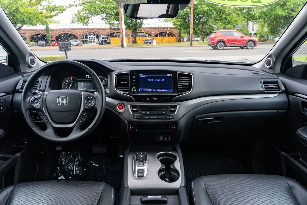 Used 2021  Honda RTL image 9