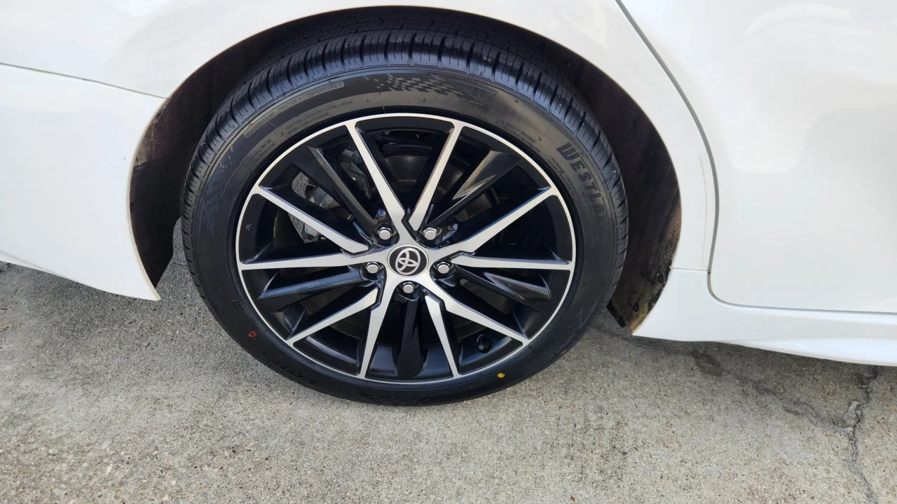 Used 2024  Toyota Hybrid SE image 7