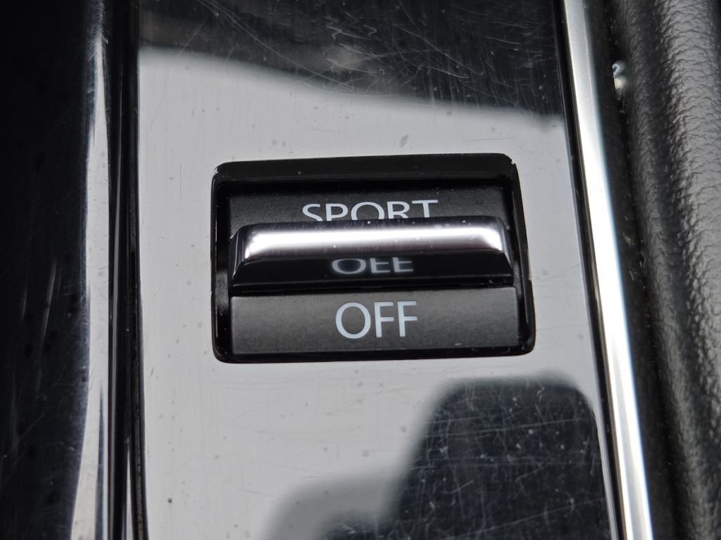 Used 2021 Crystal Blue Mazda Premium image 9