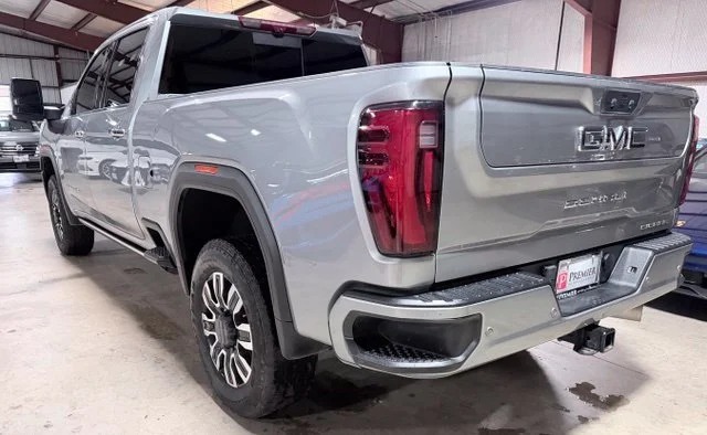 Used 2025 Silver GMC Denali Ultimate image 4