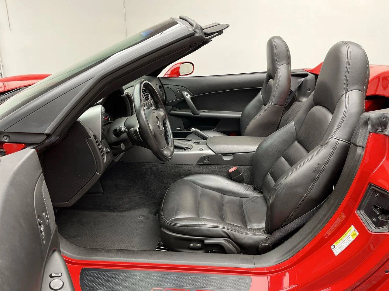 Used 2006 Victory Red Chevrolet  image 3
