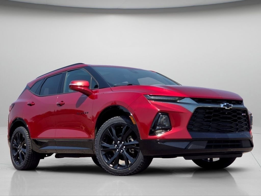 Used 2019 Cajun Red Tintcoat Chevrolet RS image 2
