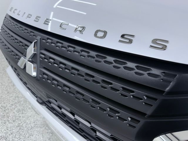 2025 Mitsubishi Eclipse Cross LE - Photo 12