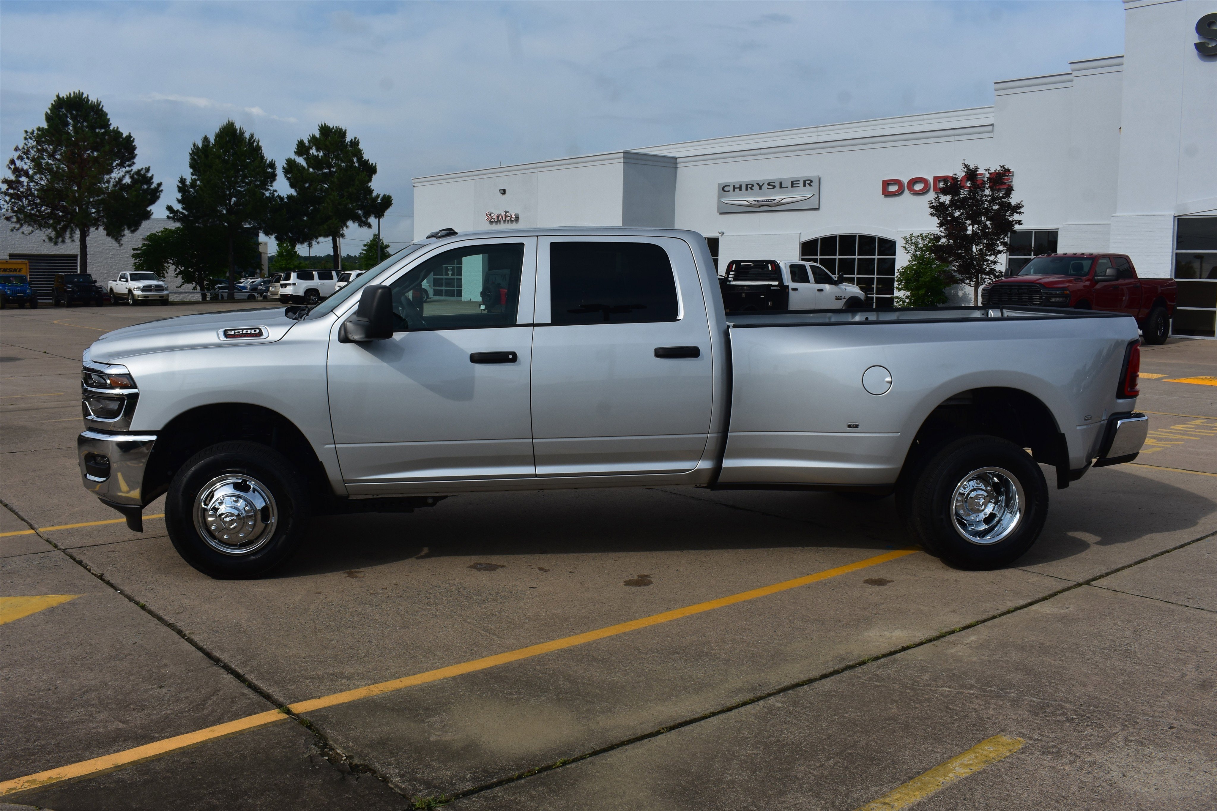 New 2026 Silver-Zynith Exterior Paint RAM Tradesman image 8