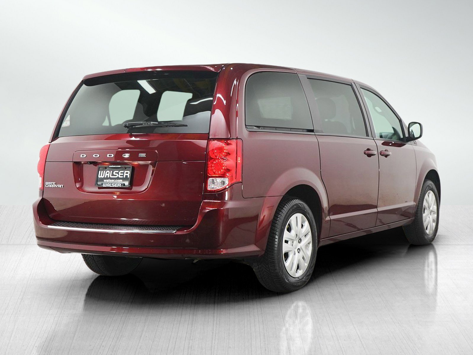 Used 2018 Octane Red Pearlcoat Dodge SE Wagon image 5
