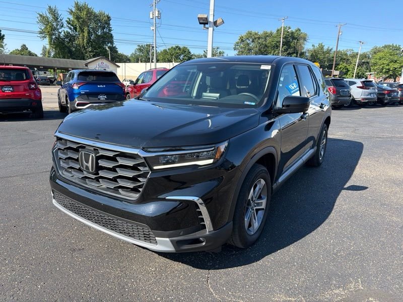 Used 2024  Honda EX-L image 3
