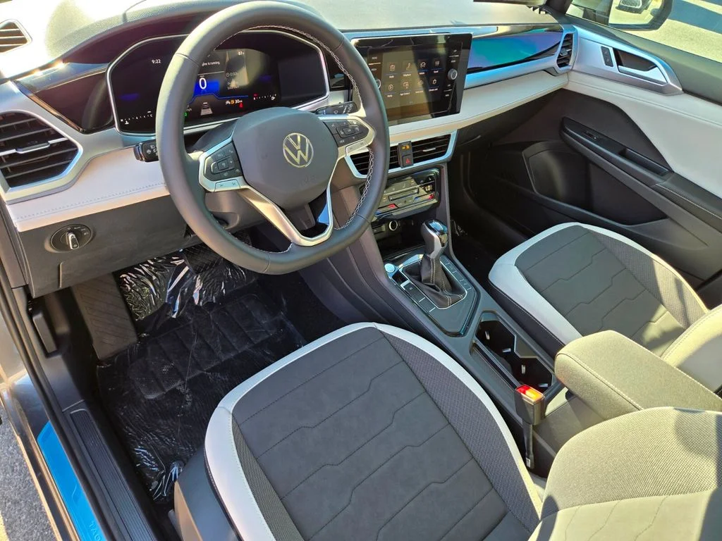New 2026 Silver Volkswagen 1.5T SE image 9