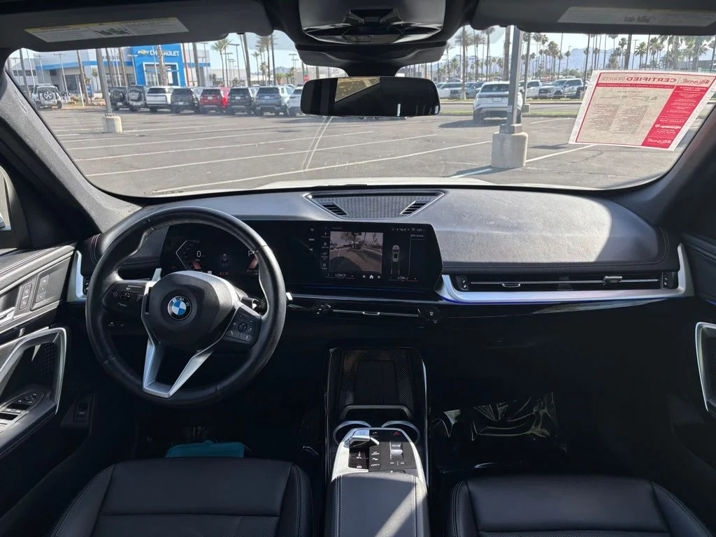 Used 2025 White BMW xDrive28i image 11