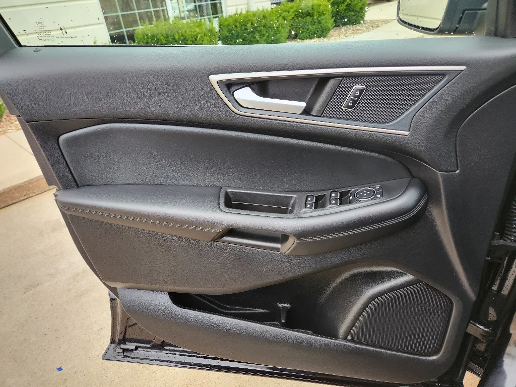 Used 2024 Agate Black Metallic Ford SEL image 21