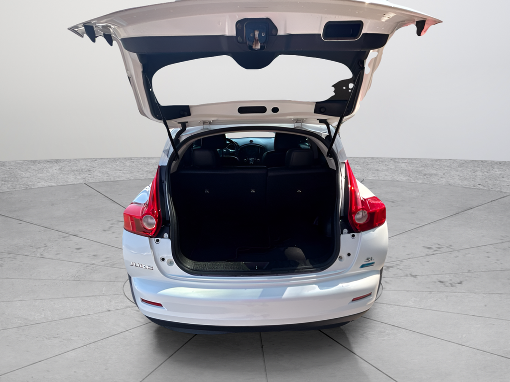 Used 2013 White Nissan SL image 30