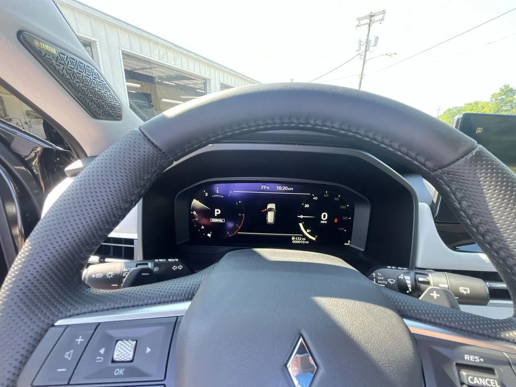 Used 2025 Black Mitsubishi SE image 15