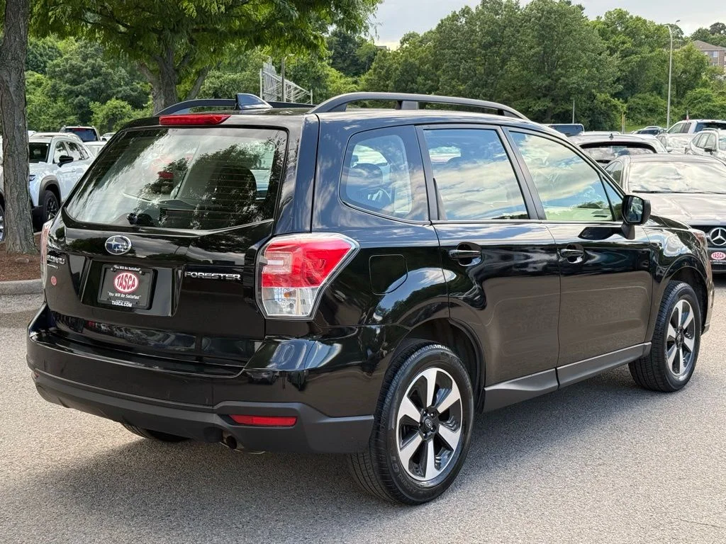 Used 2018 Black Subaru 2.5i image 8
