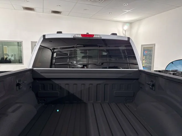 Used 2022 White Ford Lariat image 8