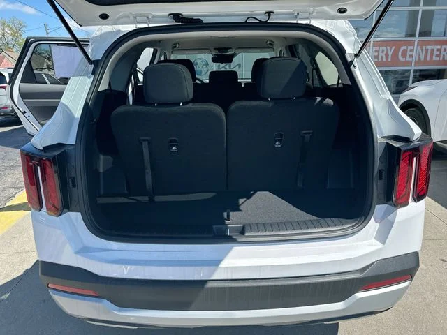 New 2026 Glacial White Pearl Kia LX image 21