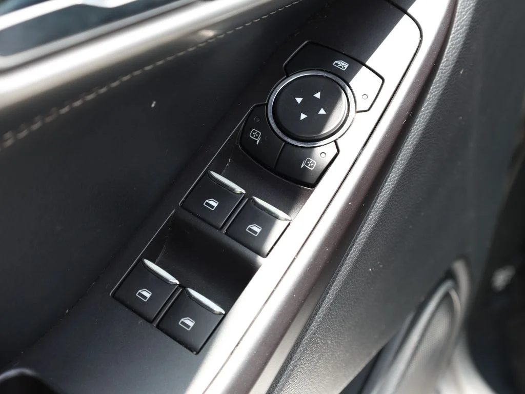 Used 2020 White Ford XLT image 12