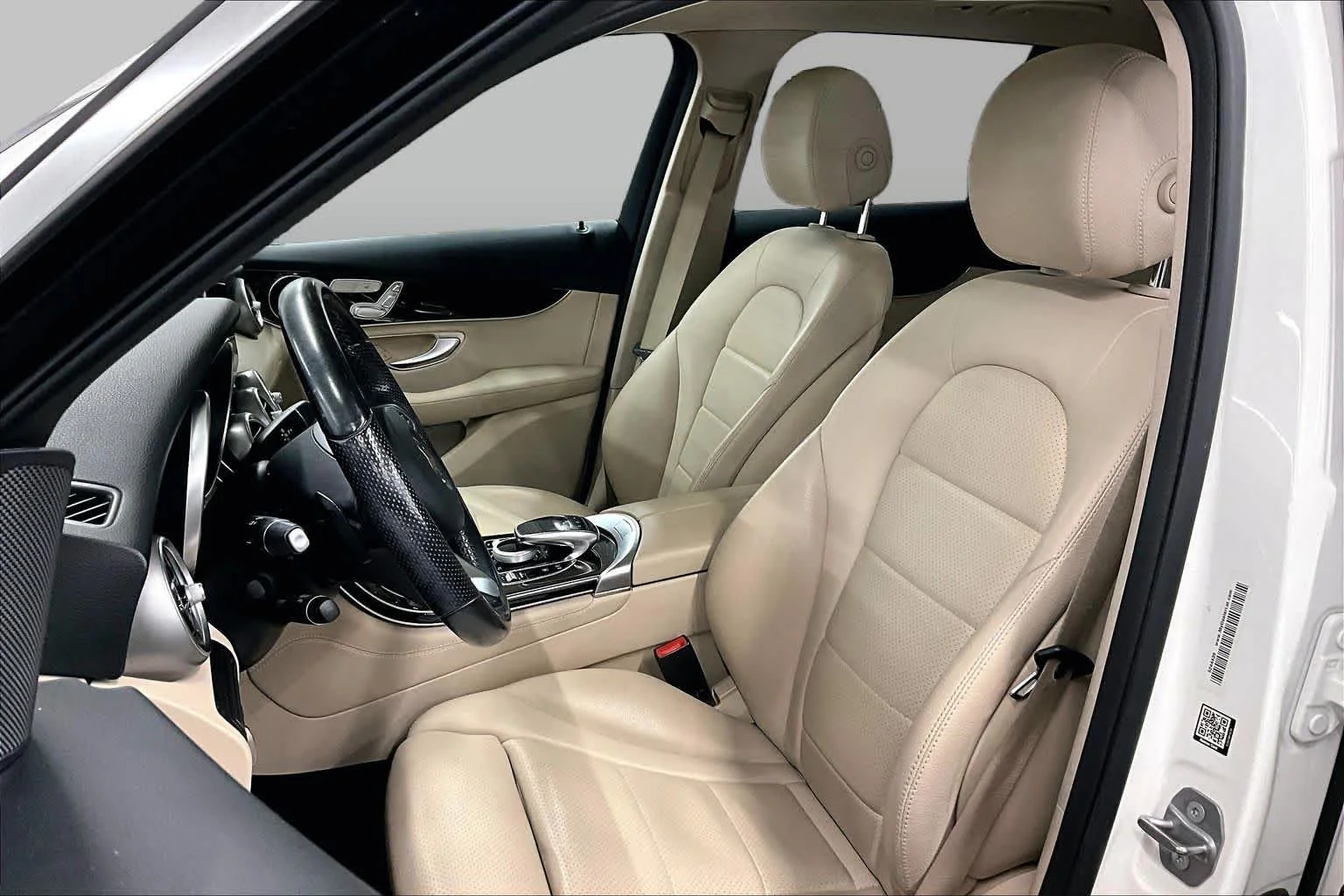 Used 2016 Polar White Mercedes-Benz GLC 300 image 7