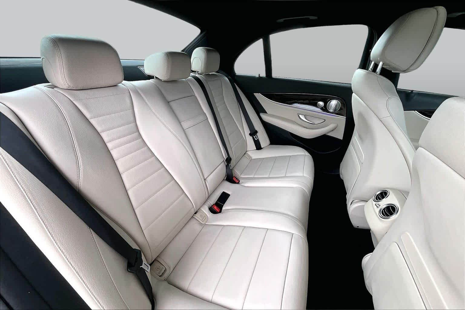 Used 2017 designo Diamond White Metallic Mercedes-Benz E 300 Sport image 18
