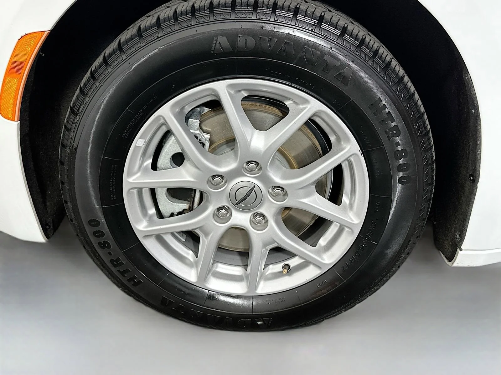 Used 2023 White Chrysler LX image 32
