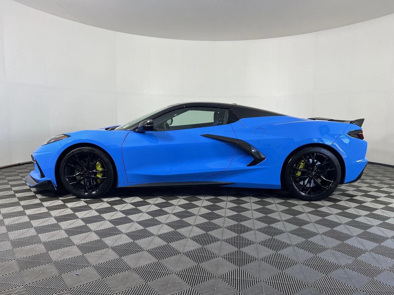 Used 2023 Rapid Blue Chevrolet 3LT image 26