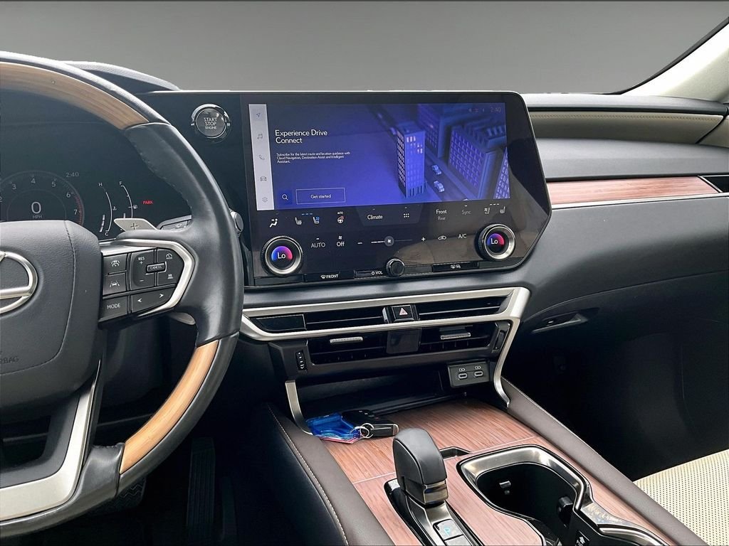 Used 2023 White Lexus 350 Premium image 18