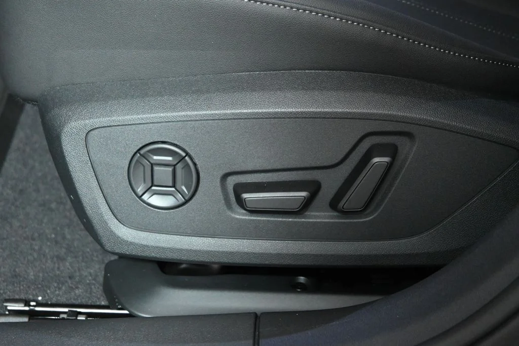 Used 2025 Silver Audi 2.0T Premium Plus image 25
