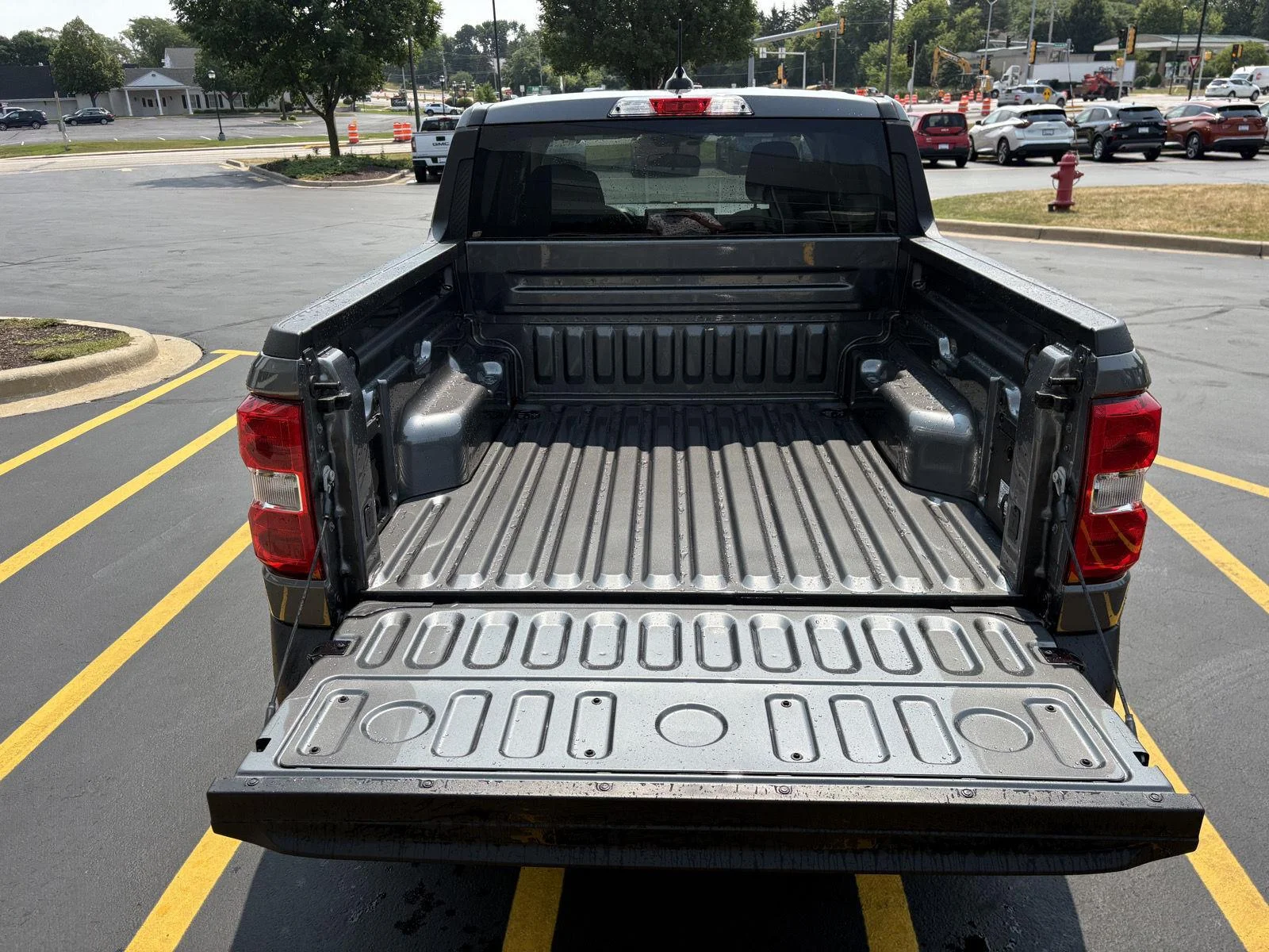 New 2026 Carbonized Gray Metallic Ford XLT image 7
