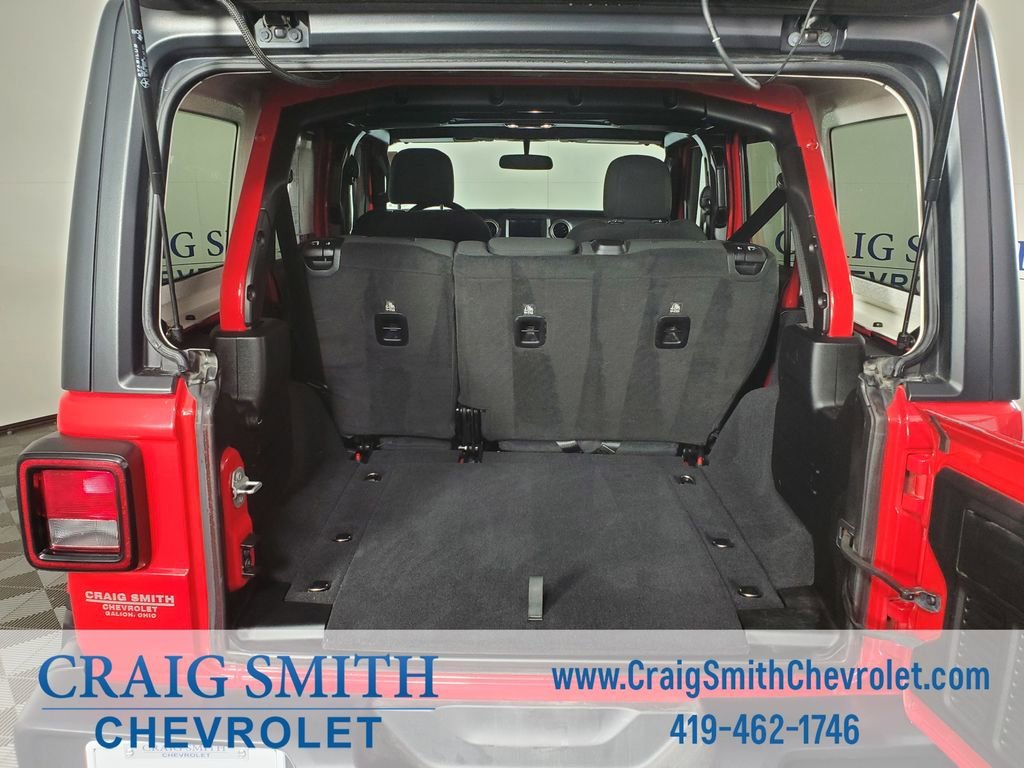 Used 2019 Red Jeep Sahara image 12