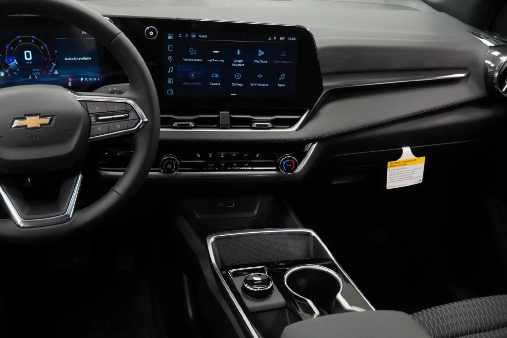 New 2027 Summit White Chevrolet LT image 14